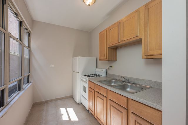 5511 N Kenmore Avenue 204, Chicago, IL 60640