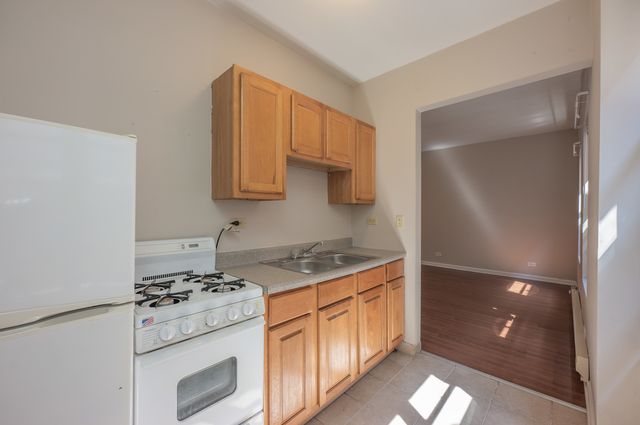 5511 N Kenmore Avenue 204, Chicago, IL 60640