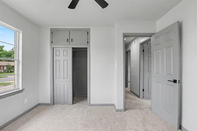 2512 S Glenn Avenue, Del City, OK 73115