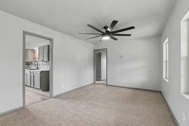 2512 S Glenn Avenue, Del City, OK 73115