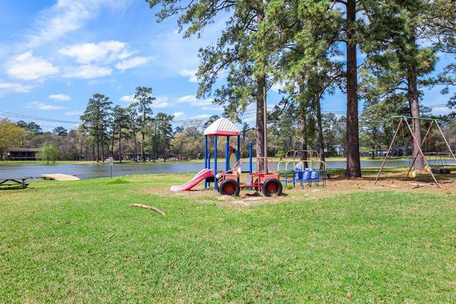 19331 E Lakeshore Drive Drive, Magnolia, TX 77355