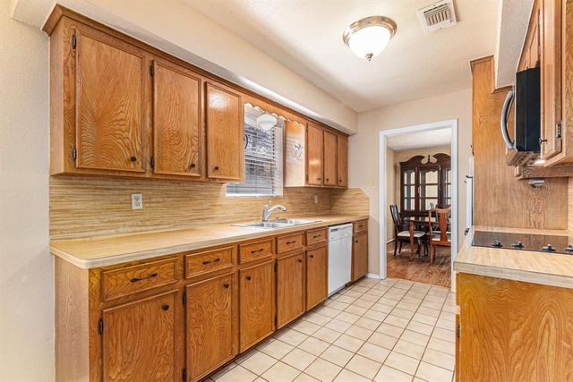 19331 E Lakeshore Drive Drive, Magnolia, TX 77355