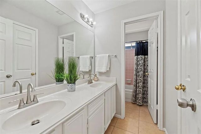 215 Birch Hill Drive, Sugar Land, TX 77479