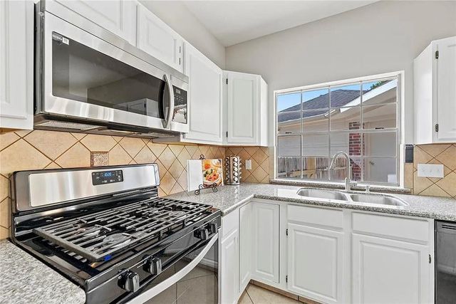 215 Birch Hill Drive, Sugar Land, TX 77479