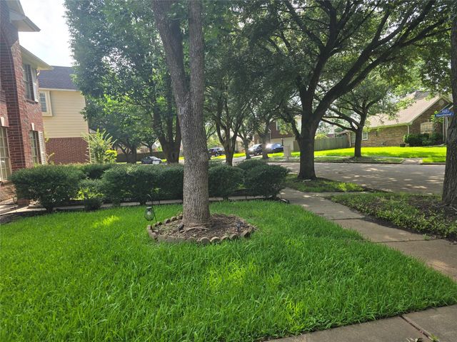 215 Birch Hill Drive, Sugar Land, TX 77479