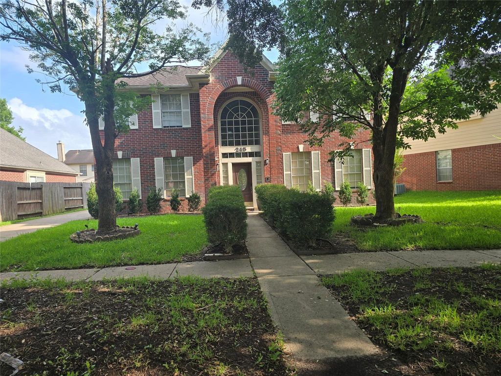 215 Birch Hill Drive, Sugar Land, TX 77479