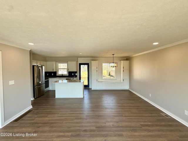 9801 Gateway Dr, Jeffersontown, KY 40299