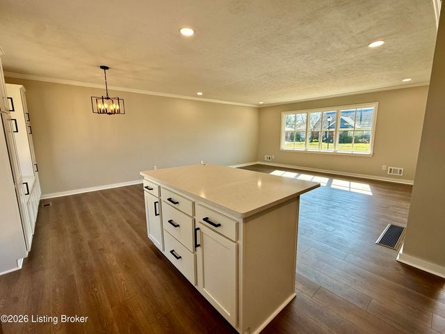 9801 Gateway Dr, Jeffersontown, KY 40299
