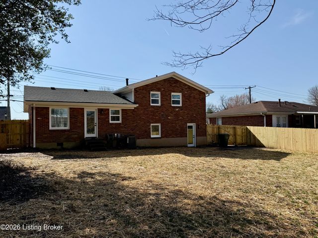 9801 Gateway Dr, Jeffersontown, KY 40299