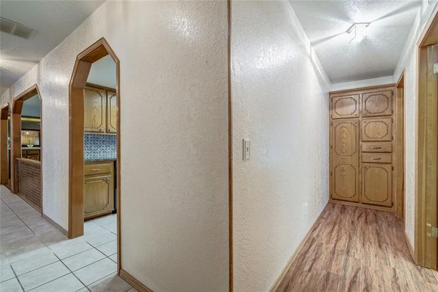 1301 Sylvan Sand, Yukon, OK 73099