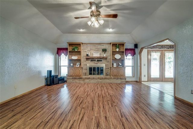 1301 Sylvan Sand, Yukon, OK 73099