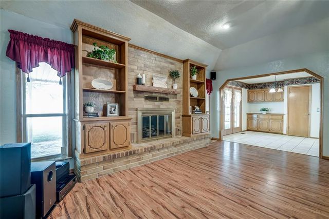 1301 Sylvan Sand, Yukon, OK 73099