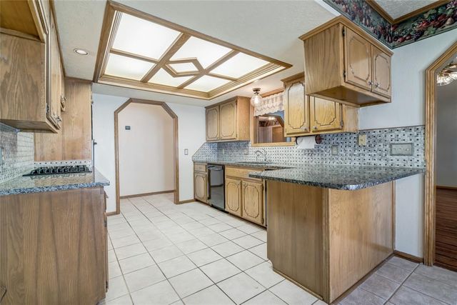 1301 Sylvan Sand, Yukon, OK 73099