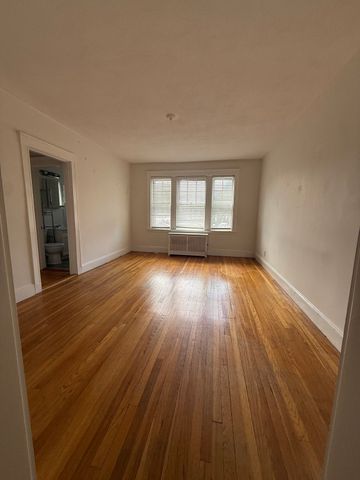 520 High 16, Medford, MA 02155