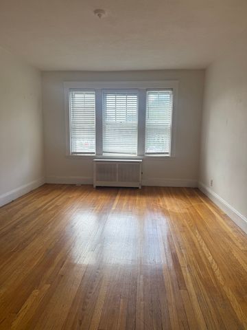 520 High 16, Medford, MA 02155