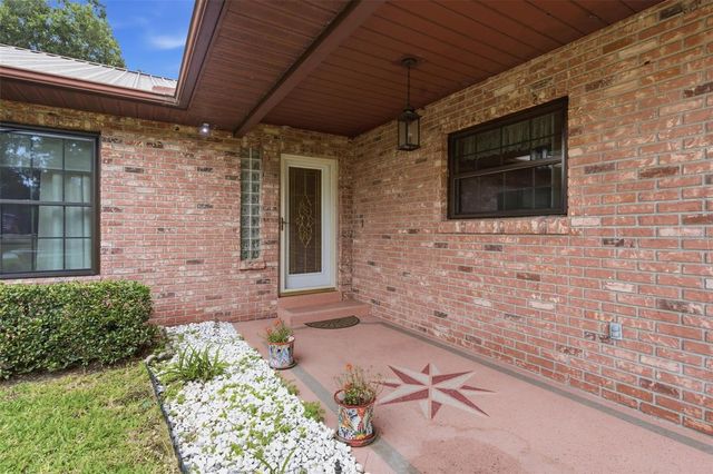 38700 LAKEVIEW DRIVE, Lady Lake, FL 32159