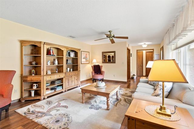 38700 LAKEVIEW DRIVE, Lady Lake, FL 32159