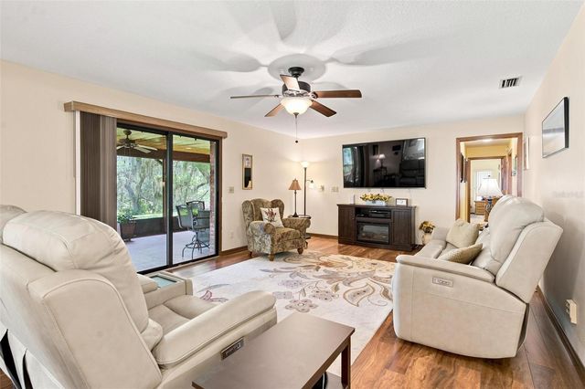 38700 LAKEVIEW DRIVE, Lady Lake, FL 32159