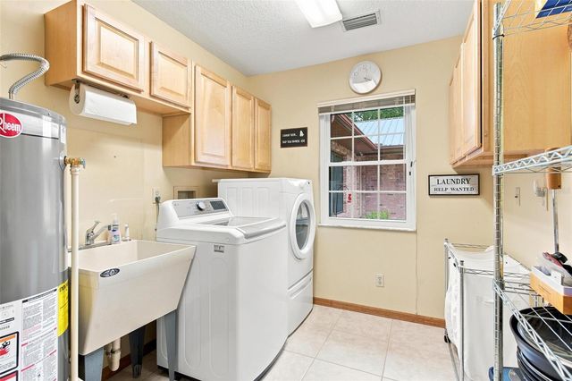 38700 LAKEVIEW DRIVE, Lady Lake, FL 32159