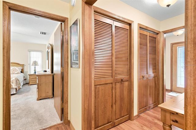 38700 LAKEVIEW DRIVE, Lady Lake, FL 32159