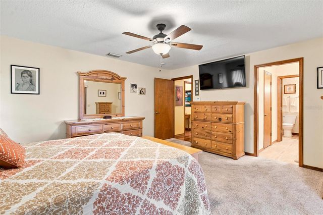 38700 LAKEVIEW DRIVE, Lady Lake, FL 32159