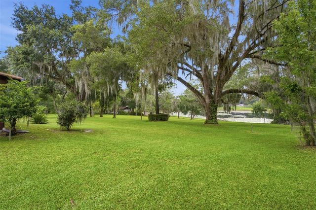 38700 LAKEVIEW DRIVE, Lady Lake, FL 32159