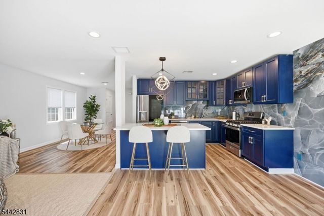 77 Chestnut St B, Lodi Boro, NJ 07644