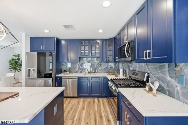 77 Chestnut St B, Lodi Boro, NJ 07644