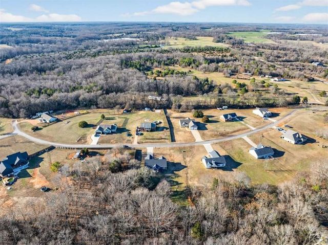 179 Whispering Creek Trail, Hartwell, GA 30643