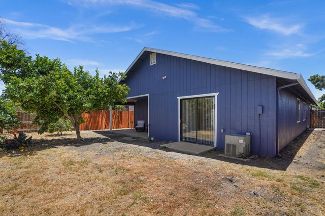 1927 Montauban Court, Stockton, CA 95210