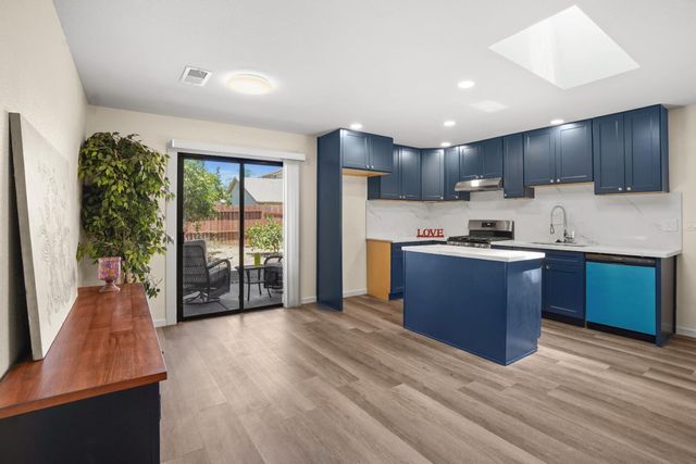 1927 Montauban Court, Stockton, CA 95210