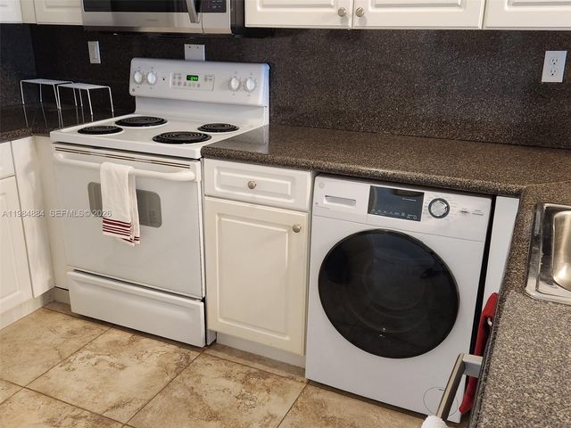 2501 S Ocean Dr PH6, Hollywood, FL 33019