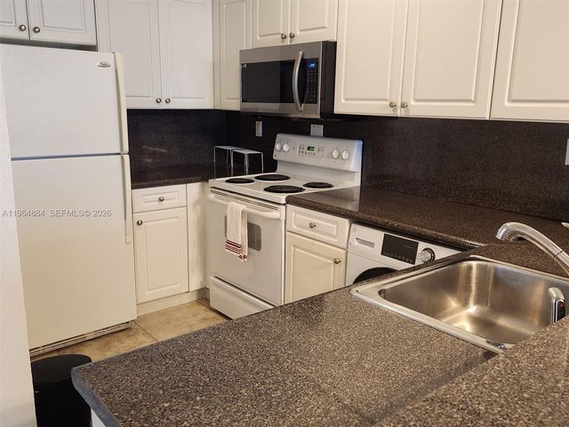 2501 S Ocean Dr PH6, Hollywood, FL 33019