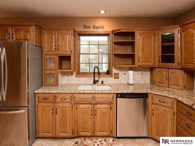 1500 Walnut Drive, Arlington, NE 68002