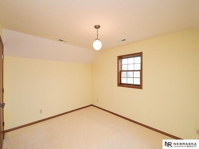 1500 Walnut Drive, Arlington, NE 68002