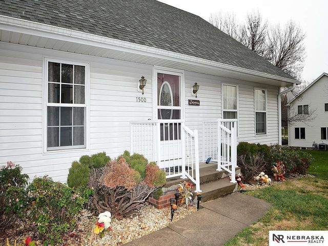 1500 Walnut Drive, Arlington, NE 68002
