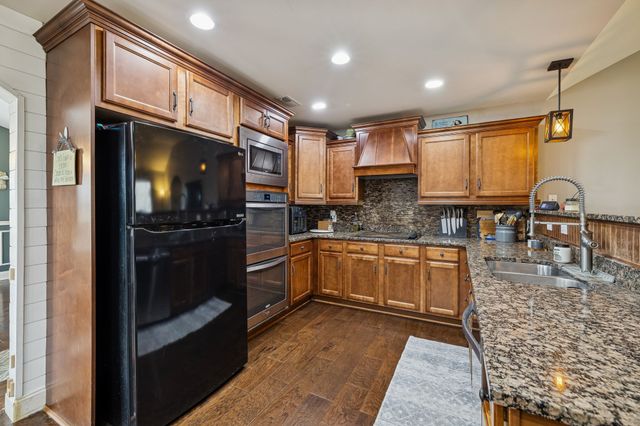 3941 Kelley Farris Rd, Columbia, TN 38401