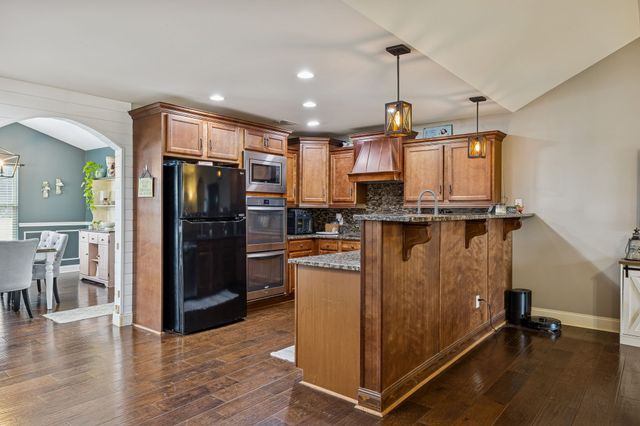 3941 Kelley Farris Rd, Columbia, TN 38401
