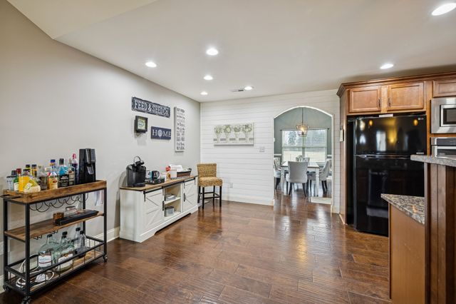 3941 Kelley Farris Rd, Columbia, TN 38401