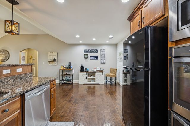 3941 Kelley Farris Rd, Columbia, TN 38401