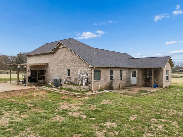 3941 Kelley Farris Rd, Columbia, TN 38401