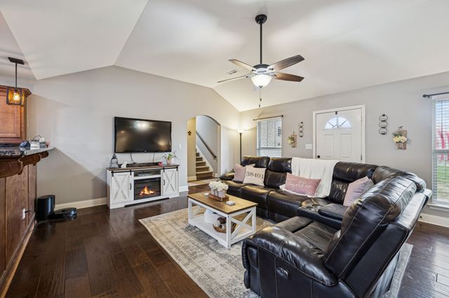 3941 Kelley Farris Rd, Columbia, TN 38401