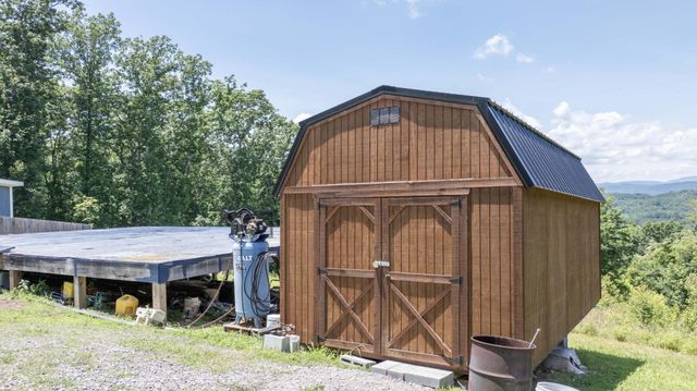 1210 Spruce Drive, Spring City, TN 37381