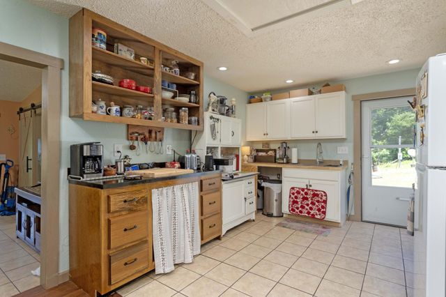 1210 Spruce Drive, Spring City, TN 37381