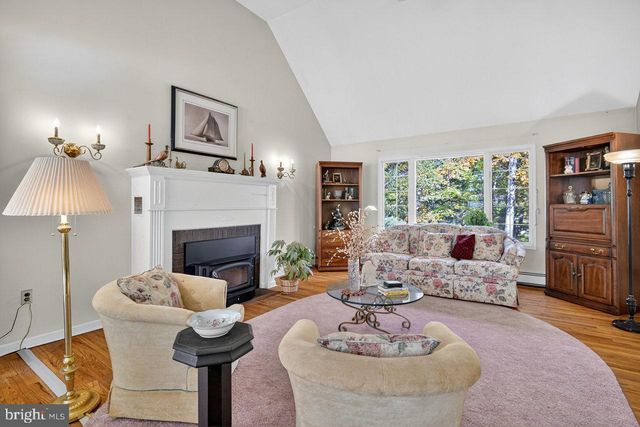 229 LAMBERTVILLE HQTS RD, Stockton, NJ 08559