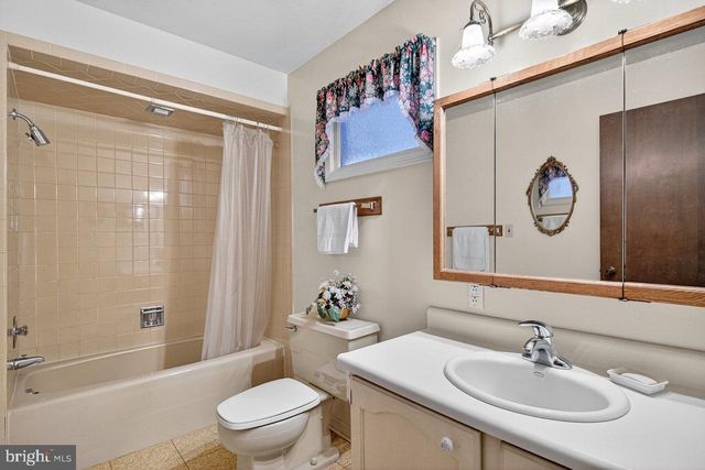 229 LAMBERTVILLE HQTS RD, Stockton, NJ 08559