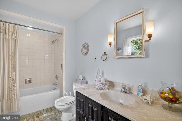 229 LAMBERTVILLE HQTS RD, Stockton, NJ 08559