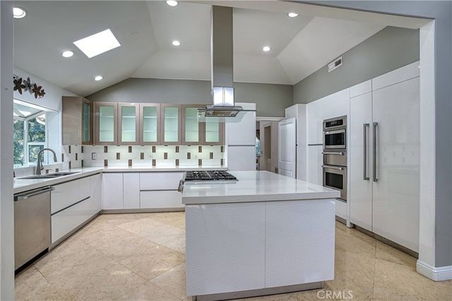 4414 Park Mallorca, Calabasas, CA 91302