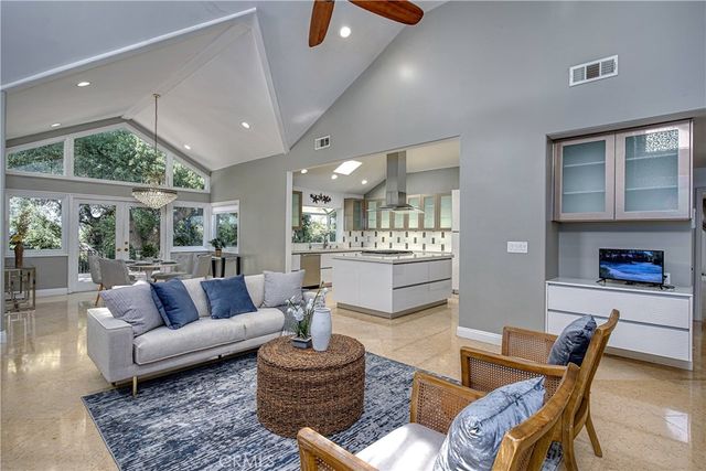 4414 Park Mallorca, Calabasas, CA 91302