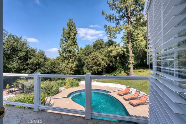4414 Park Mallorca, Calabasas, CA 91302